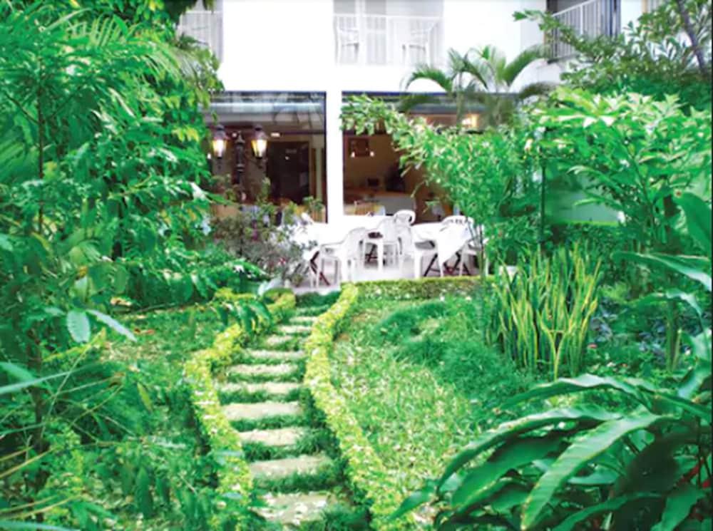Hotel Palmas Del Sol 아순시온 외부 사진